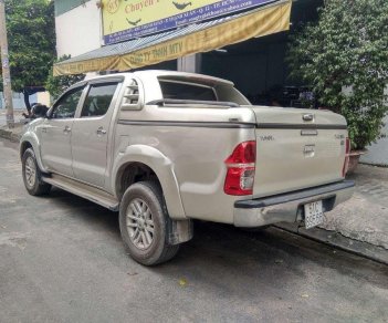 Toyota Hilux 2013 - Cần bán lại xe Toyota Hilux 3.0 (4x4) đời 2013, màu bạc, nhập khẩu Thái, chính chủ