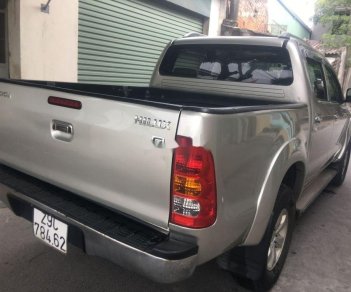 Toyota Hilux 2011 - Bán xe Toyota Hilux đời 2011, nhập khẩu Thái số sàn