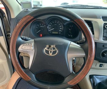 Toyota Hilux MT 2014 - Bán xe Toyota Hilux MT đời 2014, màu bạc, nhập khẩu nguyên chiếc  