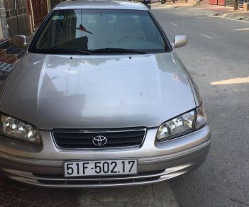 Toyota Camry   2.2MT 2001 - Bán ô tô Toyota Camry 2.2MT 2001, màu bạc