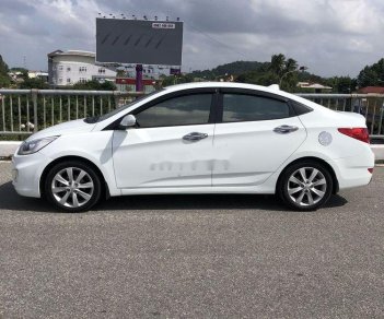 Hyundai Accent 2013 - Bán Hyundai Accent năm 2013, màu trắng, xe nhập chính hãng