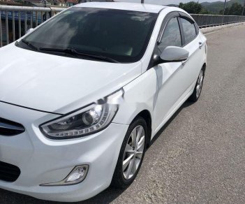 Hyundai Accent 2013 - Bán Hyundai Accent năm 2013, màu trắng, xe nhập chính hãng