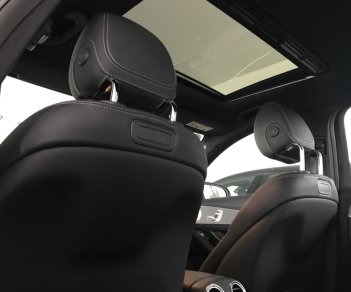 Mercedes-Benz C class C300 2017 - Bán Mercedes-Benz C300 2017 AMG chính hãng, màu nâu/nội thất đen. Xe lướt 17.000 km