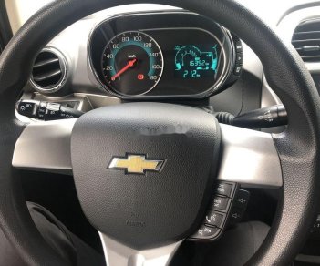 Chevrolet Spark  LT  2018 - Cần bán gấp Chevrolet Spark LT năm sản xuất 2018, màu trắng