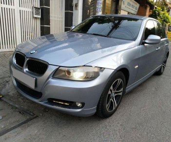 BMW 3 Series 2011 - Bán BMW 3 Series đời 2011, màu bạc số tự động xe nguyên bản