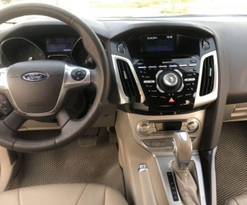 Ford Focus 2015 - Bán Ford Focus đời 2015, màu bạc giá tốt xe nguyên bản