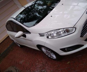 Ford Fiesta   2015 - Cần bán lại Ford Fiesta sản xuất 2015, màu trắng, chính chủ 