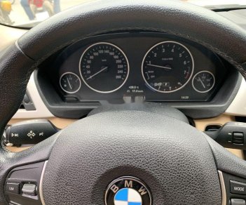 BMW 3 Series   2016 - Cần bán xe BMW 320i đời 2016, màu trắng, xe nhập