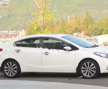 Kia K3 2015 - Bán Kia K3 đời 2015, màu trắng số tự động, 520tr