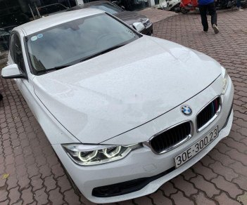 BMW 3 Series   2016 - Cần bán xe BMW 320i đời 2016, màu trắng, xe nhập