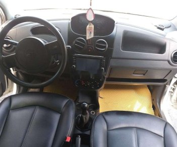 Chevrolet Spark  MT 2013 - Bán Chevrolet Spark MT sản xuất năm 2013, màu trắng  