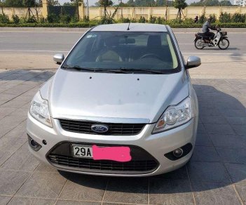 Ford Focus 2009 - Cần bán gấp Ford Focus 2009, màu bạc số sàn, 215tr