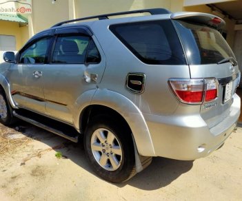 Toyota Fortuner 2010 - Cần bán xe Toyota Fortuner đời cuối 2009, màu bạc còn mới