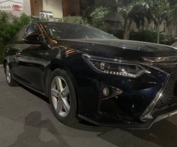 Toyota Camry 2015 - Cần bán Toyota Camry đời 2015, màu đen giá chỉ 825 triệu xe còn mới