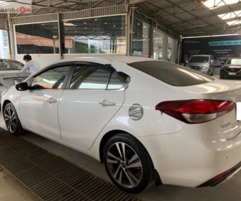 Kia Cerato 2.0 AT 2018 - Bán xe Kia Cerato 2.0 AT năm 2018, màu trắng xe gia đình