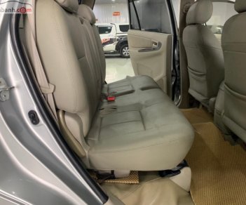 Toyota Innova 2014 - Bán Toyota Innova 2.0E năm sản xuất 2014, màu bạc, số sàn