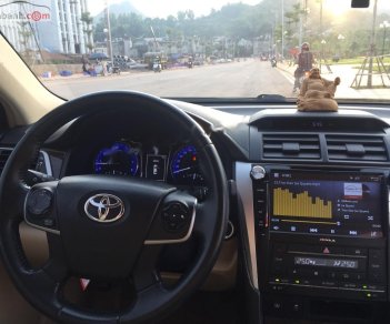 Toyota Camry 2016 - Bán Toyota Camry năm sản xuất 2016, màu đen, giá 805tr