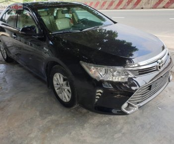 Toyota Camry 2015 - Cần bán gấp Toyota Camry đời 2015, màu đen, giá cạnh tranh