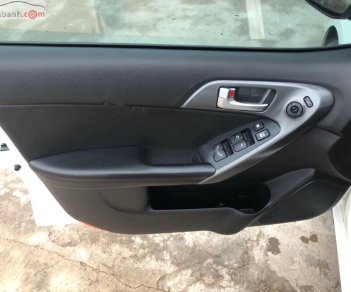 Kia Forte 2011 - Bán Kia Forte đời 2011, màu trắng, giá chỉ 270 triệu