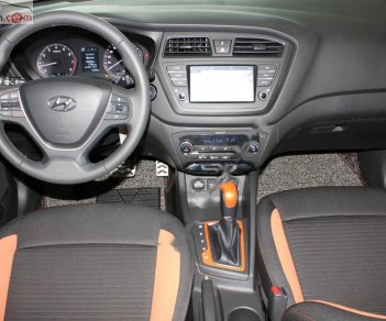 Hyundai i20 Active Active 1.4 AT 2017 - Bán Hyundai i20 Active 2017, màu trắng, xe nhập, số tự động