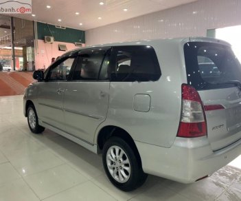 Toyota Innova 2014 - Bán Toyota Innova 2.0E năm sản xuất 2014, màu bạc, số sàn