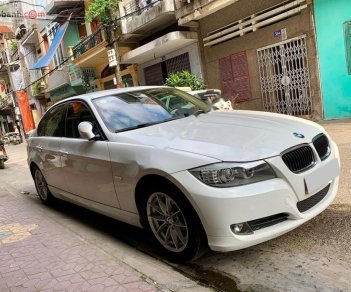 BMW 3 Series 2011 - Bán BMW 320i 2011, màu trắng, xe nhập còn mới, giá 535tr