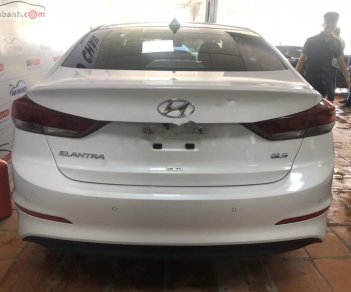 Hyundai Elantra 2017 - Bán xe Hyundai Elantra đời 2017, xe còn mới