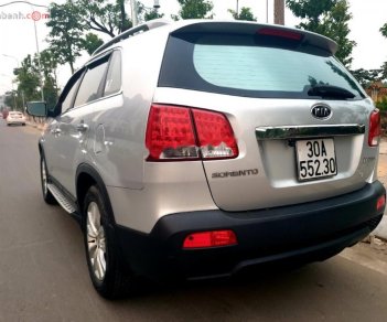 Kia Sorento GAT 2.4L 2WD 2010 - Bán Kia Sorento GAT 2.4L 2WD đời 2010, màu bạc, nhập khẩu Hàn Quốc