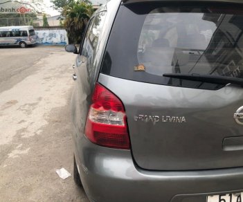 Nissan Grand livina 2011 - Bán Nissan Grand livina năm sản xuất 2011, màu xám xe nguyên bản