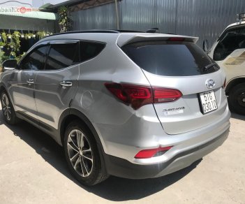 Hyundai Santa Fe 2017 - Bán xe Hyundai Santa Fe sản xuất 2017, màu bạc xe nguyên bản