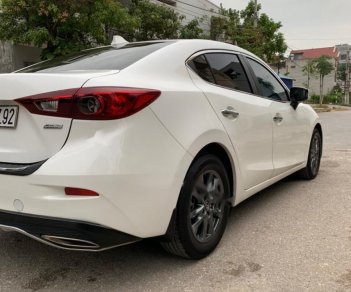 Mazda 3 1.5 AT 2017 - Cần bán gấp Mazda 3 1.5 AT năm sản xuất 2017, màu trắng