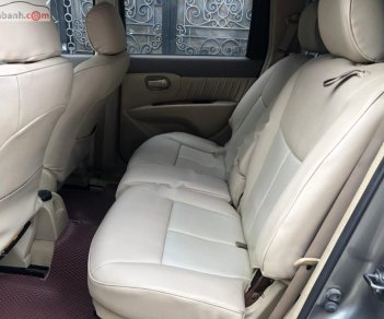 Nissan Grand livina 2011 - Bán Nissan Grand livina năm sản xuất 2011, màu xám xe nguyên bản