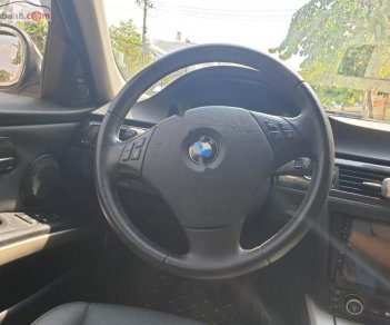 BMW 3 Series 320i 2010 - Bán xe BMW 3 Series 320i 2010, màu trắng, nhập khẩu