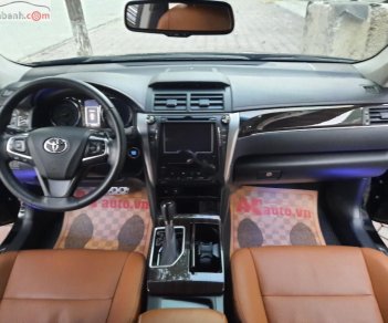 Toyota Camry 2018 - Bán Toyota Camry đời 2018, màu đen xe nguyên bản