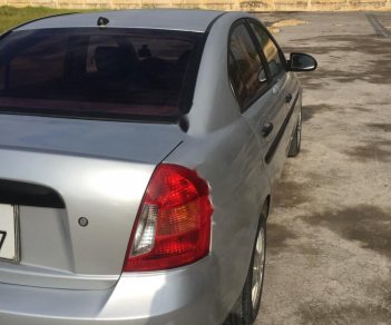 Hyundai Verna 2008 - Cần bán Hyundai Verna đời 2008, màu bạc xe còn mới