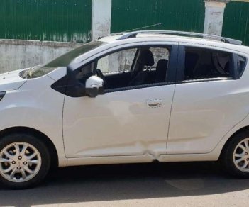 Chevrolet Spark 2018 - Cần bán lại xe Chevrolet Spark năm sản xuất 2018, màu trắng, 294tr