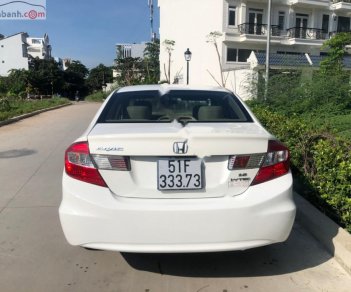 Honda Civic 1.8 AT 2015 - Bán Honda Civic 2015, màu trắng, 690tr