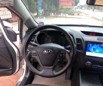 Kia K3 1.6 MT 2014 - Cần bán xe Kia K3 1.6 MT sản xuất năm 2014, màu trắng, giá 425tr