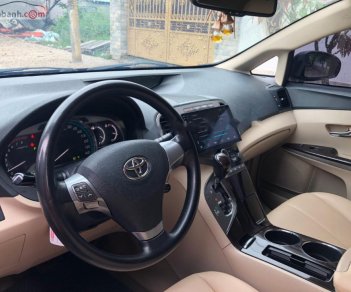 Toyota Venza 2010 - Cần bán lại xe Toyota Venza AT năm sản xuất 2010, màu vàng, xe nhập chính chủ