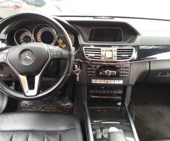 Mercedes-Benz E class 2013 - Cần bán xe Mercedes sản xuất năm 2013, màu đen xe còn mới
