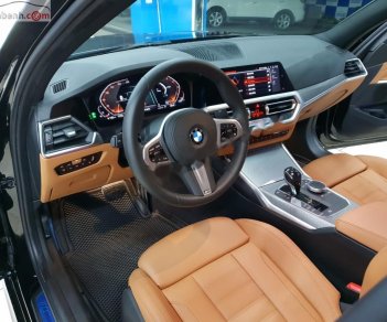 BMW 3 Series 2019 - Bán BMW 3 Series 330i năm 2019, màu đen, xe nhập chính chủ