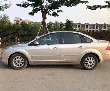 Ford Focus 2006 - Bán xe Ford Focus 2006, màu vàng xe còn mới