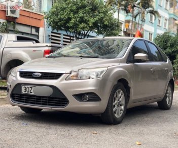 Ford Focus   2011 - Bán Ford Focus 1.8 AT sản xuất năm 2011, màu vàng như mới 