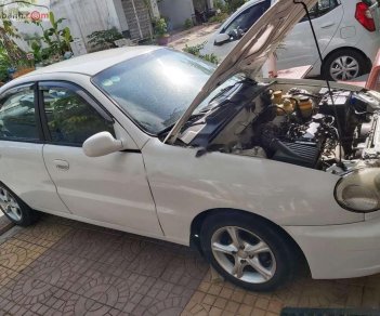 Daewoo Lanos 2001 - Cần bán lại xe Daewoo Lanos MT sản xuất 2001, màu trắng số sàn