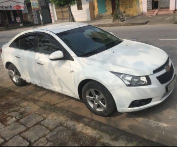 Chevrolet Cruze 2010 - Bán Chevrolet Cruze sản xuất năm 2010, màu trắng số sàn, giá 270tr xe còn mới nguyên