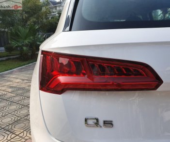 Audi Q5 2.0 AT 2017 - Bán Audi Q5 2.0 AT năm 2017, màu trắng, nhập khẩu