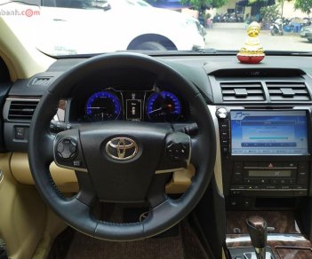 Toyota Camry 2016 - Bán xe Toyota Camry 2.0 năm sản xuất 2016, màu đen giá cạnh tranh