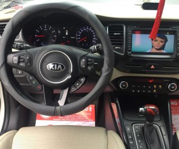 Kia Rondo GATH 2016 - Bán Kia Rondo GATH sản xuất 2016, màu trắng chính chủ, giá 595tr