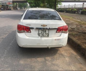 Chevrolet Cruze 2010 - Bán Chevrolet Cruze sản xuất năm 2010, màu trắng số sàn, giá 270tr xe còn mới nguyên