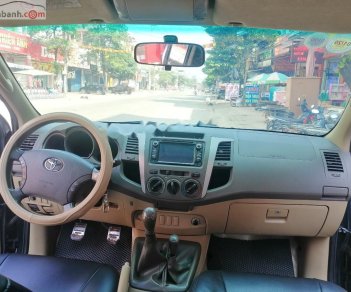 Toyota Hilux 2011 - Cần bán Toyota Hilux đời 2011, màu đen, xe nhập chính hãng